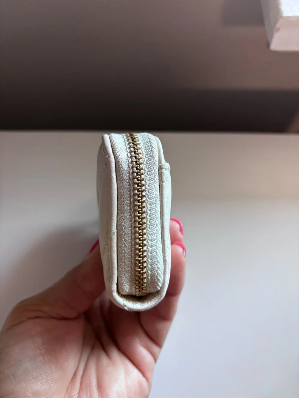 Essential Small Zip Around Card Case With Pillow Quilting